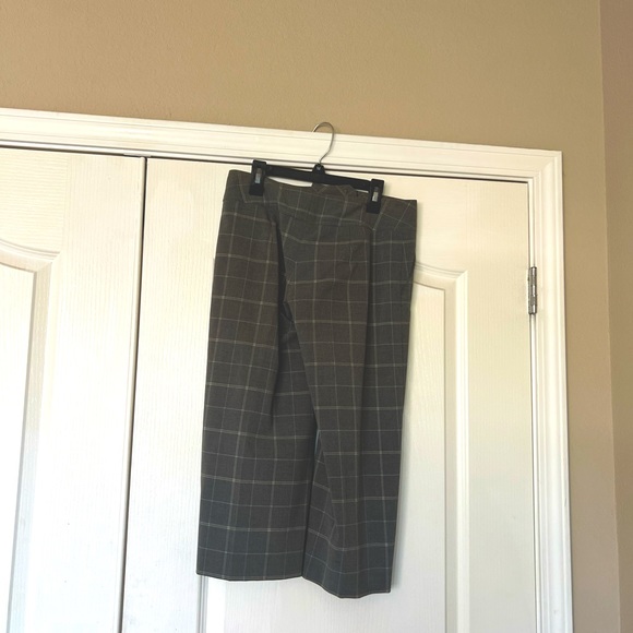 Bebe plaid wide leg work capris - Picture 2 of 5